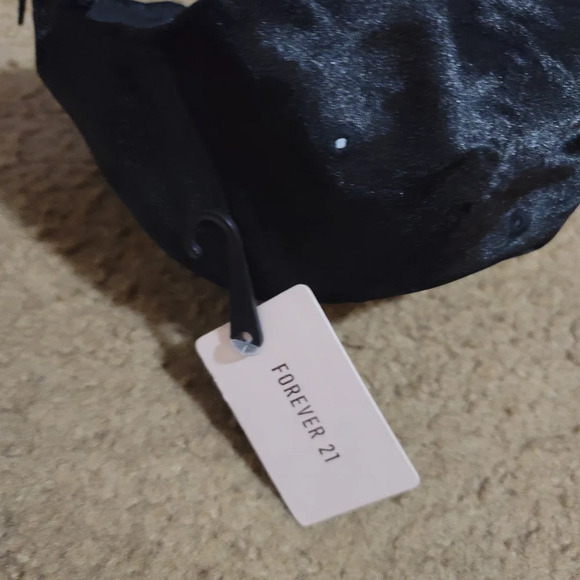 ๐ค Forever 21 Embroidered Satin Baseball Cap๐ค - Picture 7 of 7